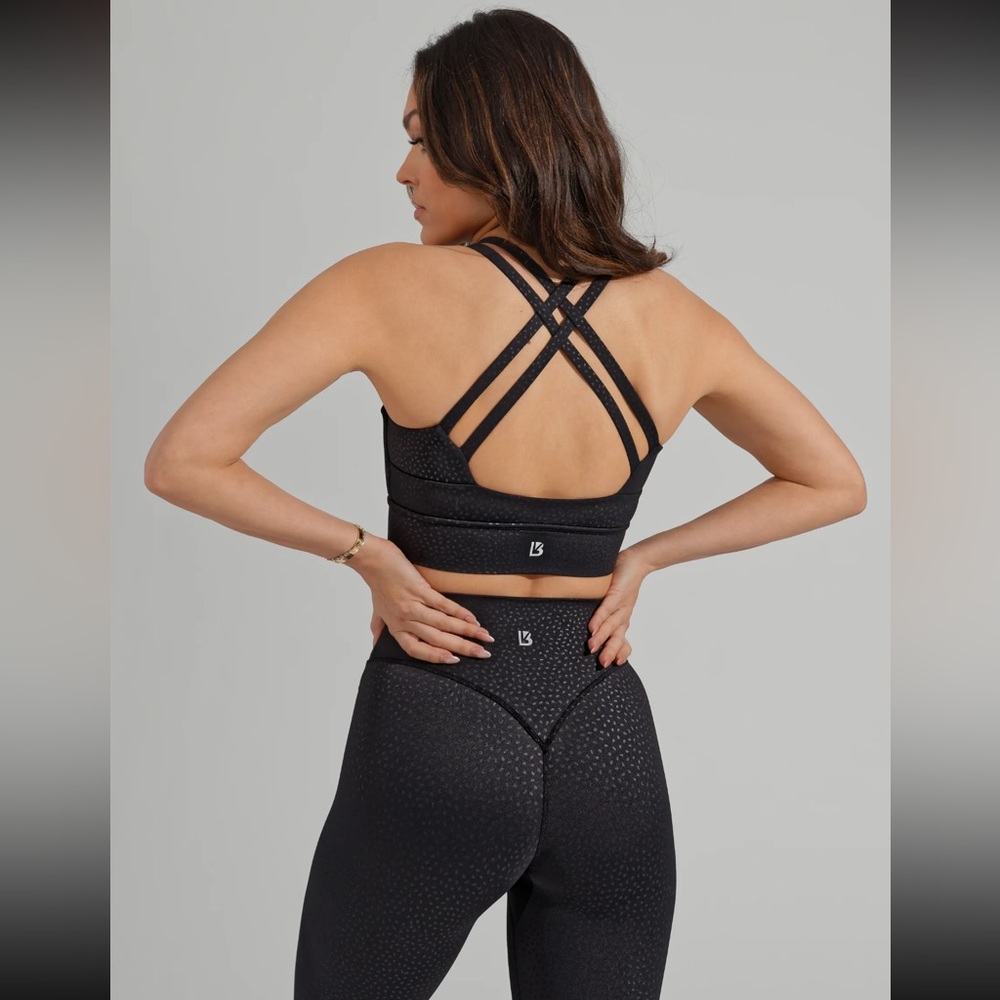 Buffbunny Rosa Sports Bra V2 - Embossed
Bossy Print Large - Picture 2 of 11